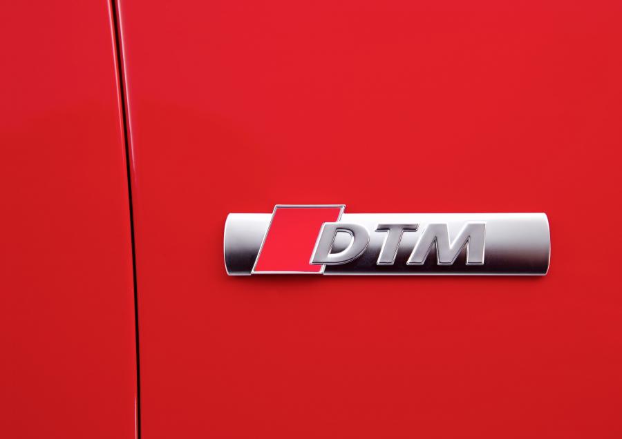 Логотип Audi A5 Coupe DTM Selection 2015 года  (фото 4 из 12)
